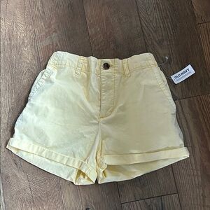 Old Navy Pale Yellow Rolled-Hem Chino Shorts